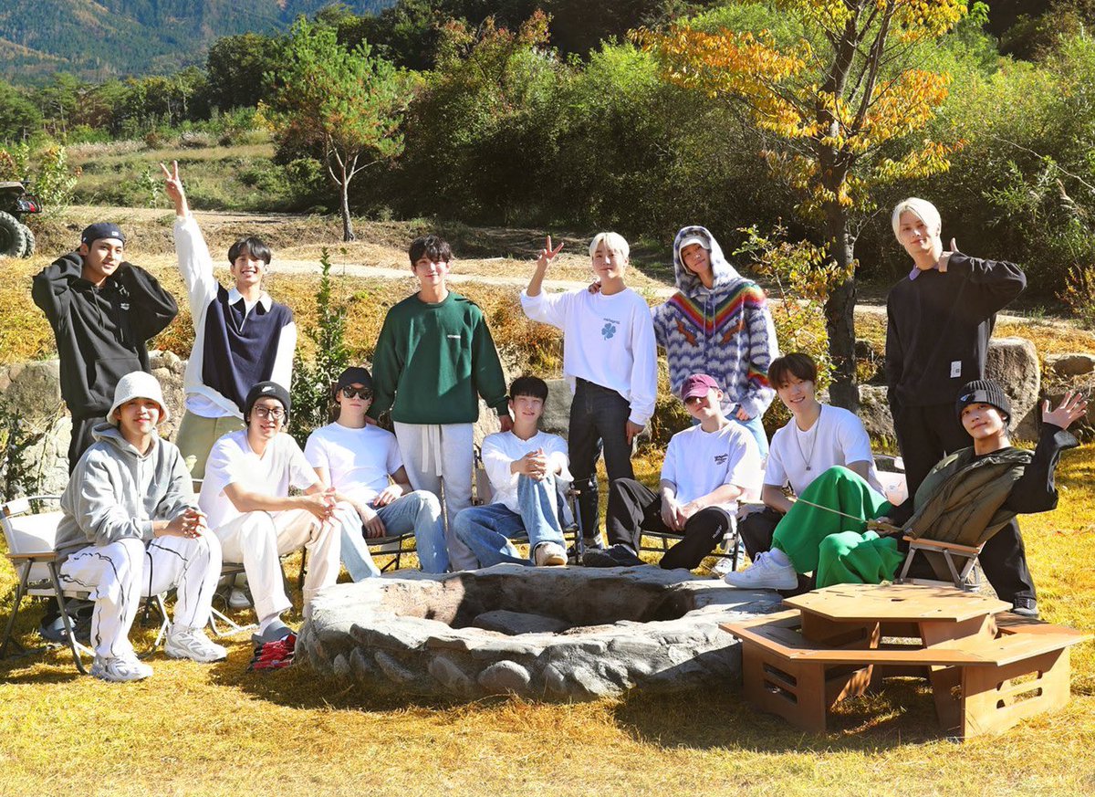 1107cart's tweet image. [GDRIV3 LINK]

SVT In The Soop Season 1 (with Behind EPs) — bit.ly/3Z0h8Zf
SVT In The Soop Season 2 (with Behind EPs) — bit.ly/3DlfKav
SVT in Caratland 2022 (solo fancams) — bit.ly/3vvXCGC
SVT in Caratland 2023 — bit.ly/3ZXPknM