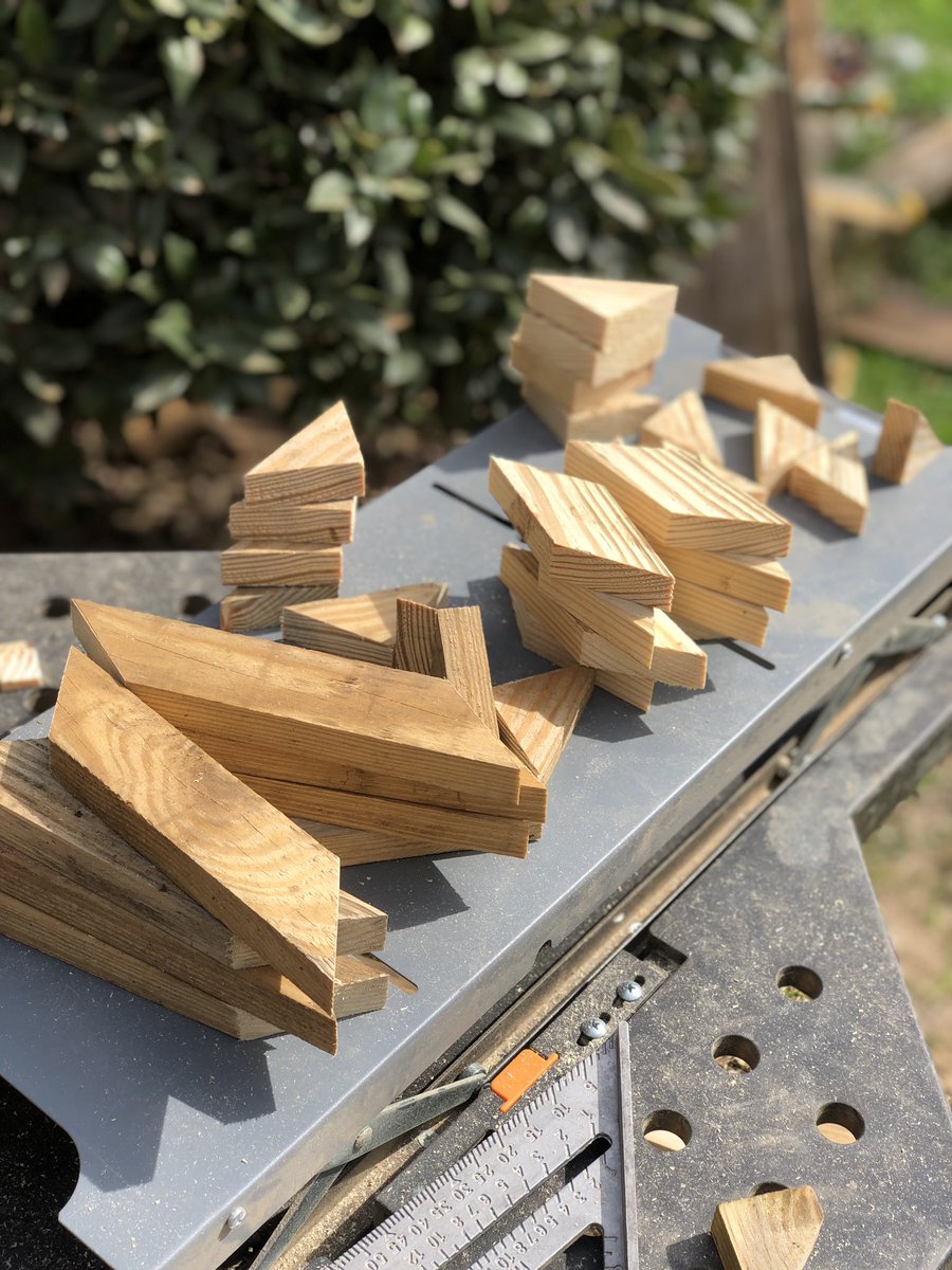 CodiakCreations's tweet image. Getting there! This is a small end table or nightstand in the making. The top is composed of 36 pieces. The legs (not pictured here) are an additional 10 pieces. The table will be released tomorrow!! ❗️🔥 #etsyhandmade #newtable #ComingSoon