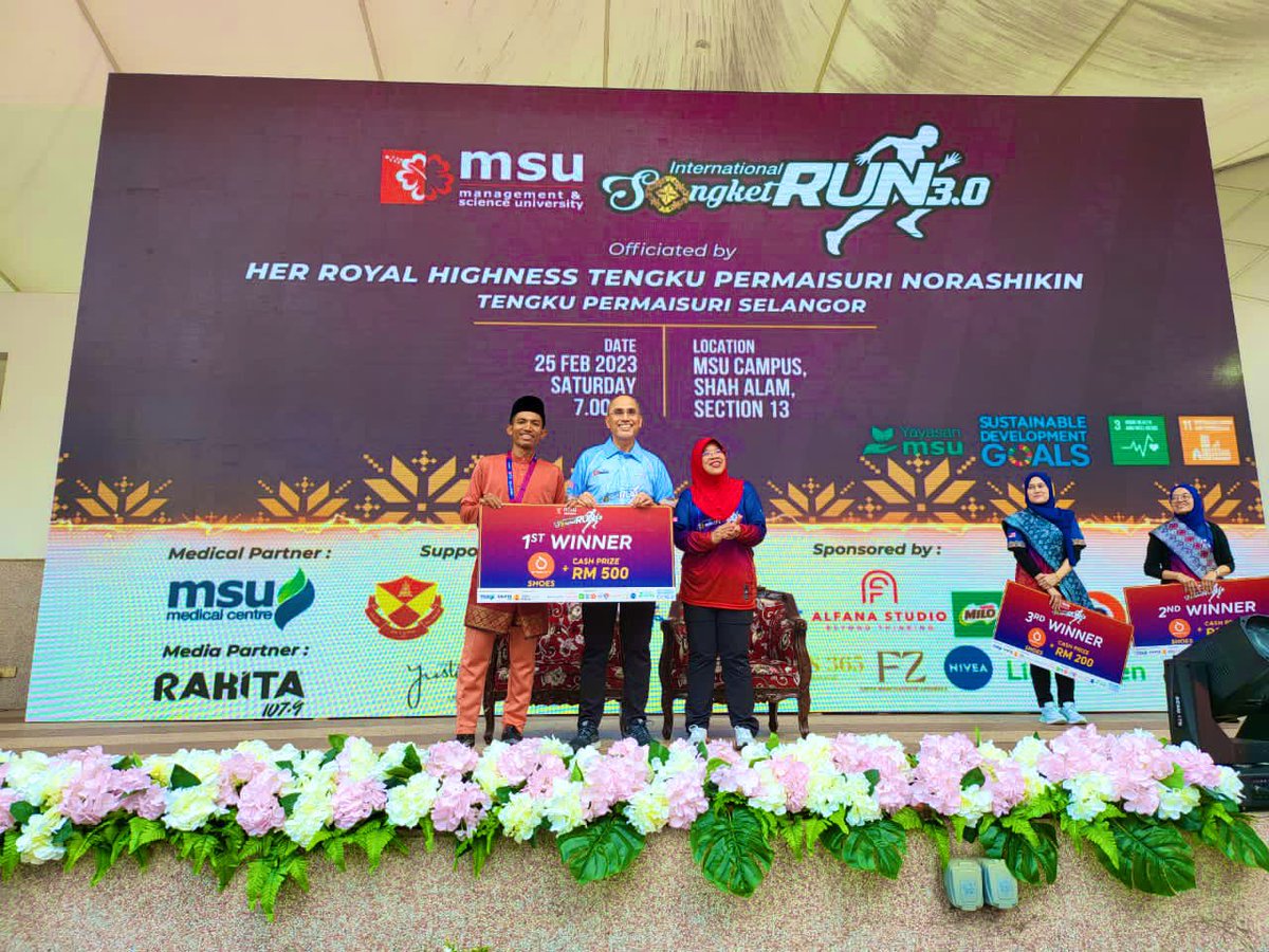 edansyah_'s tweet photo. Road to @LondonMarathon . Thank you Prof TS @MohdShukriYajid Dato @drosliyusof @MSUmalaysia @YayasanMSU @MSUscd @msucedec #MSUrians #MSUsongketfestival #edansyahjourney https://t.co/j2FHLrsOrG