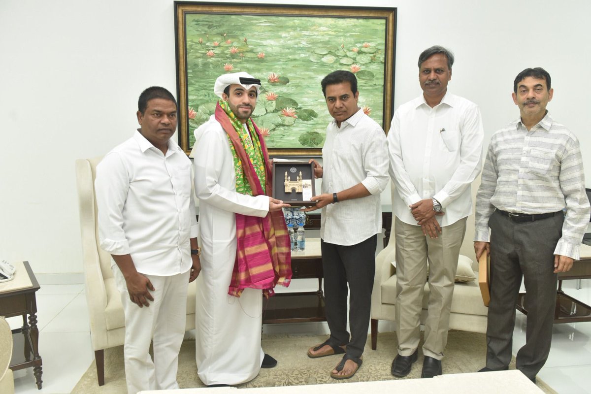 PRR_BRS's tweet photo. Yesterday, Hon'ble Minister @KTRBRS handed over a letter to Ambassador of UAE to India, H.E. Dr.@aj_alshaali, requesting the Government of United Arab Emirates to release 5 NRIs belonging to Rajanna Sircilla from Dubai prison. https://t.co/N06LduTmw2