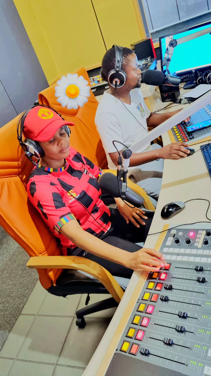 bussaimathebula's tweet photo. Happy Tuesday!

Thank you for choosing RNB629 ✈️💖✈️💖✈️ 

@Ikwekwezi_fm; listen live; channel 804 dsTv 📻 106.3  #40Years  

Emoyeni ukhamba ngu @RealDJ_Rvoonah @BussaiMathebula no @BathabileMaben9 kezemidlalo ⚽️🏀🏉

Kukhanya Bha ☀️ https://t.co/alFeq6dYqa