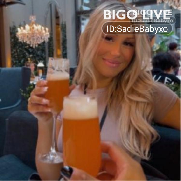 AMSOILDEALERCA's tweet photo. Come and see ♥♡Sαԃιҽ❄️BαᏏყ♡♥ streaming live on #BIGOLIVE and make new friends!  https://t.co/9Md7753R6W https://t.co/xaxpQvD2nA