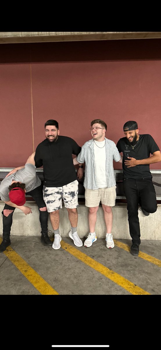 aydan's tweet photo. My Arizona trip has come to a happy ending. Had a blast hanging with Dani's family and also meeting up with some close day 1's ❤️ 

I got my PC upgraded and fully wiped while on vacation, so I spent tonight making sure my PC is good for upcoming streams!

See ya'll tomorrow 👊 https://t.co/BygHtvI6VP