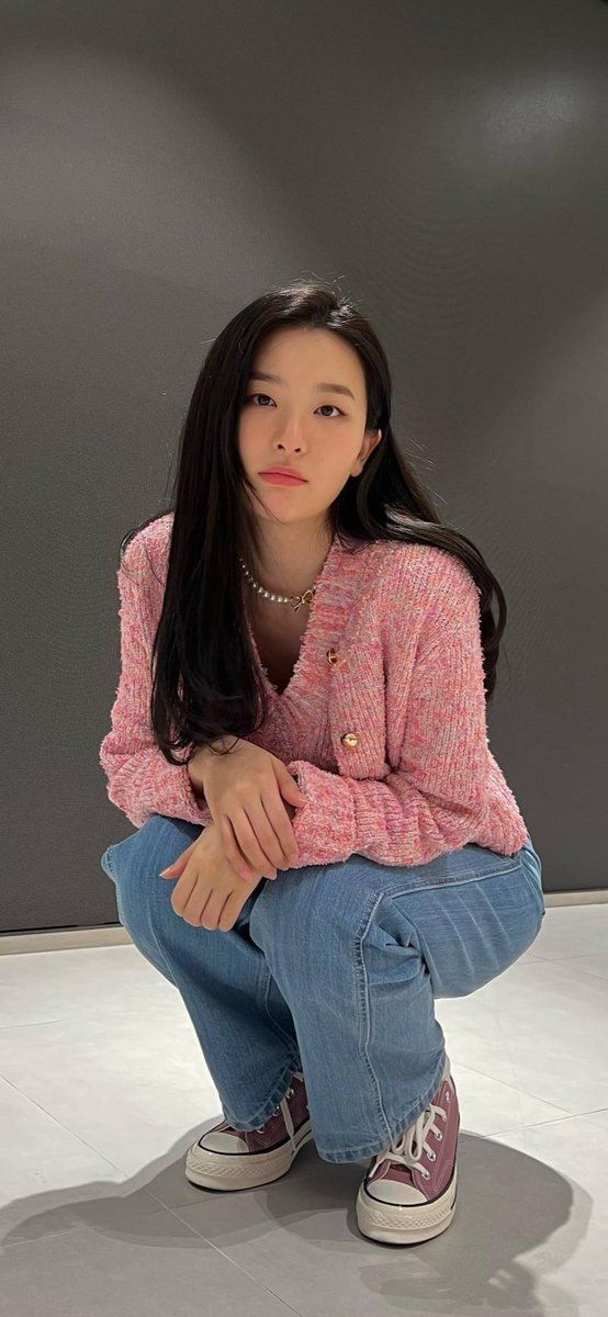 Lost_prxncess94's tweet photo. #SOPHIE_K
Good morning, gorgeous beings. It's chilly even if the sun is smiling softly. Do you think it is strange how the nature feels the same mood as us at times, or is it only me? How are you all feeling today?
#Aethra_Corp
#ACE_Models
#ACEGeneralPost https://t.co/2wvLPCDUnM