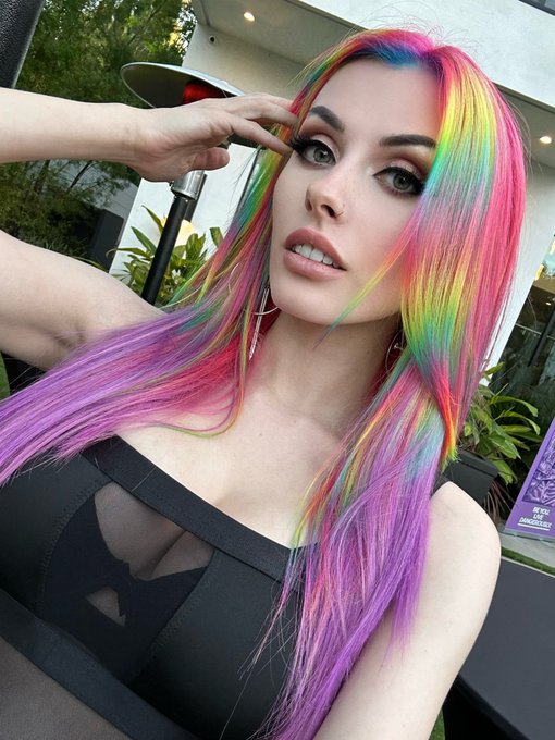 💖🧡💛💚💙💜 https://t.co/xBgvZAEnxE