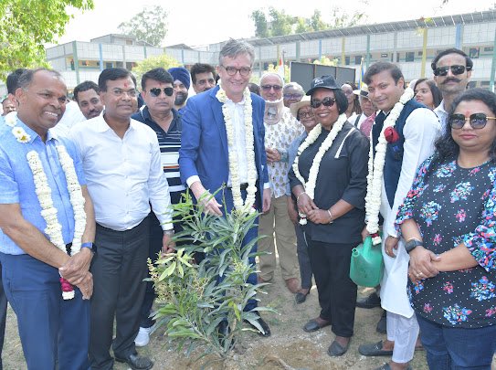 Nandan_Jha4's tweet photo. It’s a matter of great delight to be the part of a most valuable program #gogreendrive by planting a tree in association HE #Rwadahighcommisioner #UKhighcomissioner #SubhashManav ( National Director GMF) at @mcd school campus. 
Also my team and me got an opportunity to extend the éco friendly programs to be organised by #gandhimandelafoundation in the upcoming times. We hope to have the association of eminent personalities in our future endeavours for making the globe healthy.