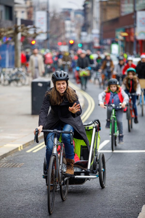 🥳🎉🚲💥Cycleway 9 on King Street has been made permanent! 🥳🎉🚲💥

Well done everyone at Hammersmith &amp; Fulham Council (&amp; <a href="/tfl/">TfL</a> colleagues) and massive thanks to the brilliant <a href="/lbhf/">H&F Council</a> cycling officer Richard Duffill.