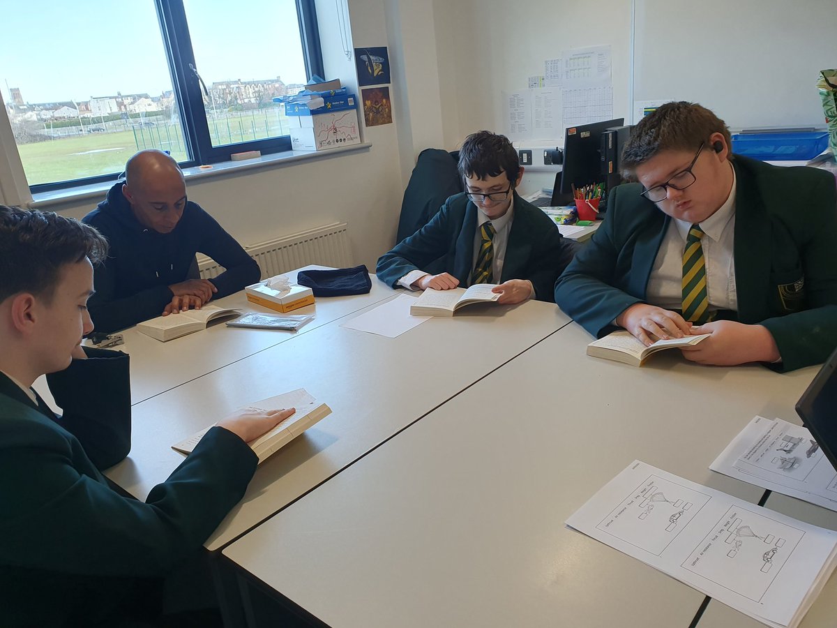 SSAReading's tweet photo. Y9 have been exploring the concept of human rights courtesy of the @amnesty international books gifted by @Literacy_Trust ! Exciting discussions are taking place school-wide as Y9 delve into an important piece of non-fiction for young people everywhere.
#Knowledgeispower https://t.co/dTX5L8ZwHZ