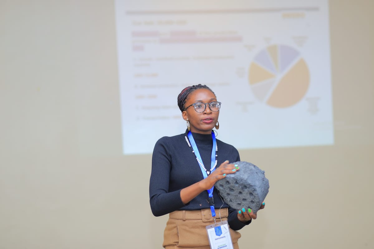 The <a href="/nssfug/">NSSF Uganda</a> #HI Innovator focusing at accelerating women businesses which are solving community challenges but bring in an income at the end of the day. Check:hi-innovatorbusinessacademy.nssfug.org/courses/hi-inn… for eligibility &amp; join the next cohort. Reach out to <a href="/mkazipreneur/">Mkazipreneur</a> for more information.