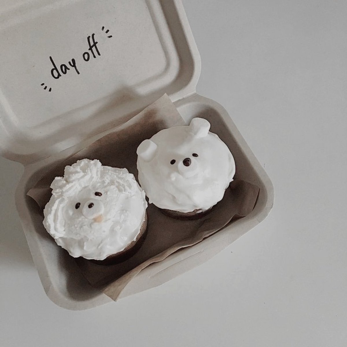 coenquer's tweet image. happy white day yeorobun, here have some sweets. 😉 @ASTERXSKS @devouringreed