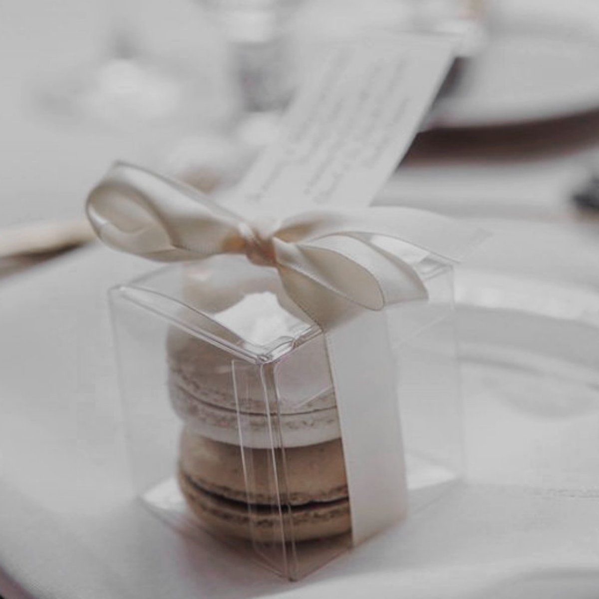 coenquer's tweet image. happy white day yeorobun, here have some sweets. 😉 @ASTERXSKS @devouringreed