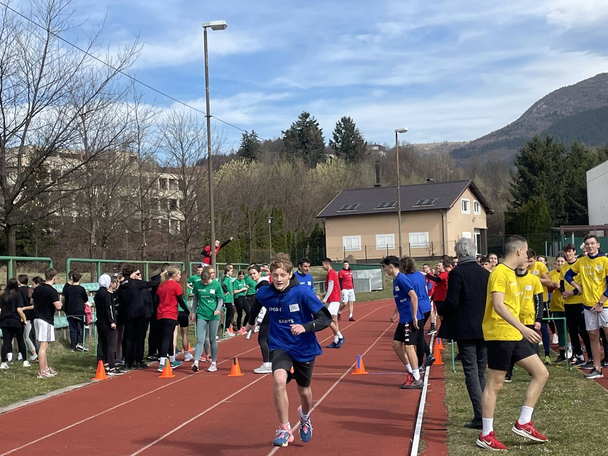 <a href="/Paris2024/">Paris 2024</a> L’Ambassade de France en Bosnie-Herzégovine passe le relais <a href="/RADMTDJ2024/">Relais Autour du Monde Terre de Jeux 2024</a> à la Mauritanie <a href="/FranceenRIM/">France en Mauritanie</a> pour le relais autour du Monde 2023 après une heure de course.