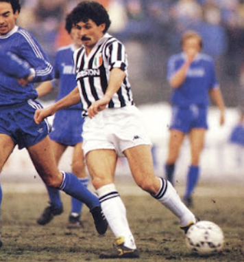 GiuseLatorraca2's tweet photo. Dai, siete troppo giovani per ricordarvelo... #Juventus #FinoAllaFine https://t.co/LCKgk08pMQ