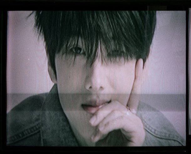 손이랑 눈이랑 콧대랑 입술이랑 안예쁜게 없어…🥹🥹🥹