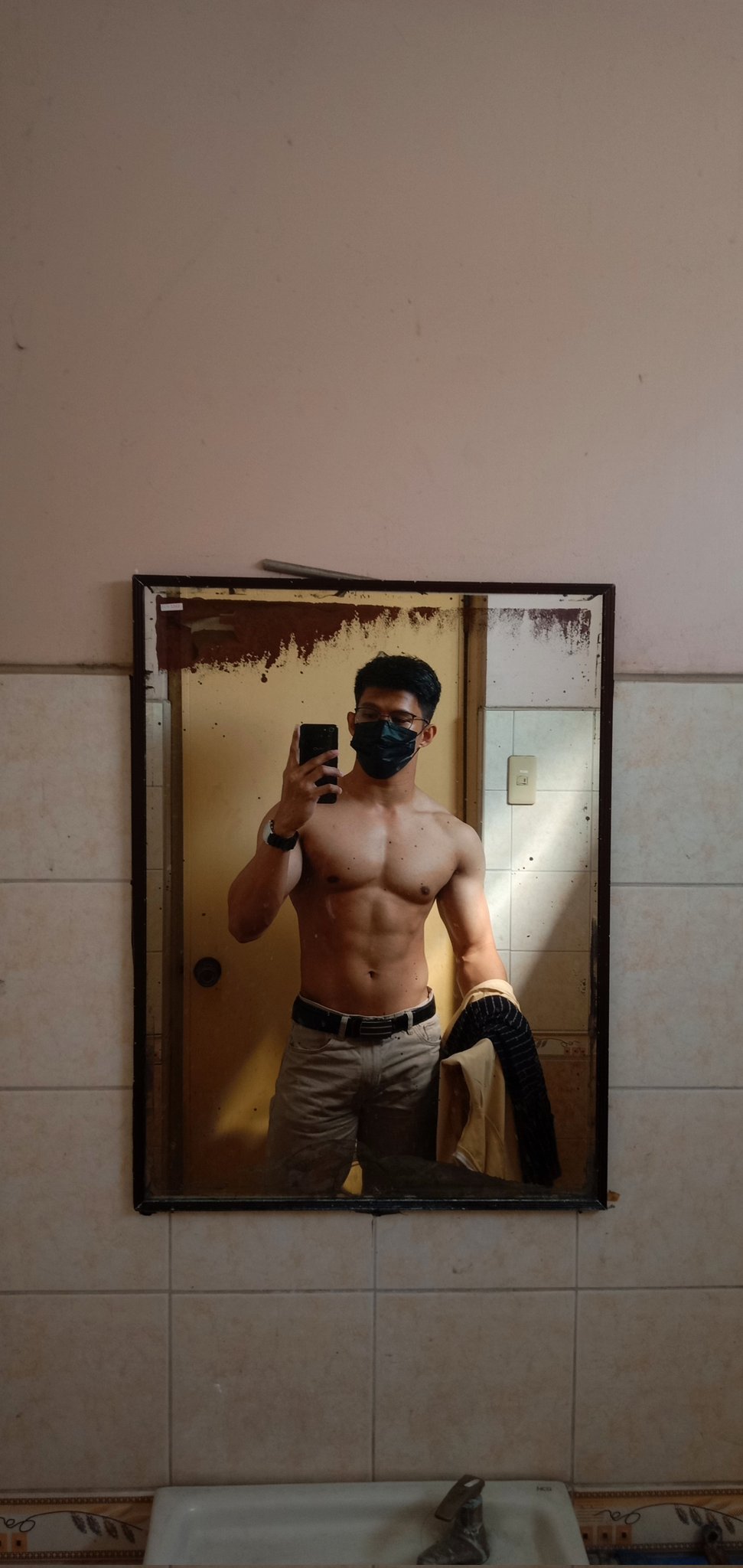 FrK2R5kaAAAeSYm?format=jpg&name=large