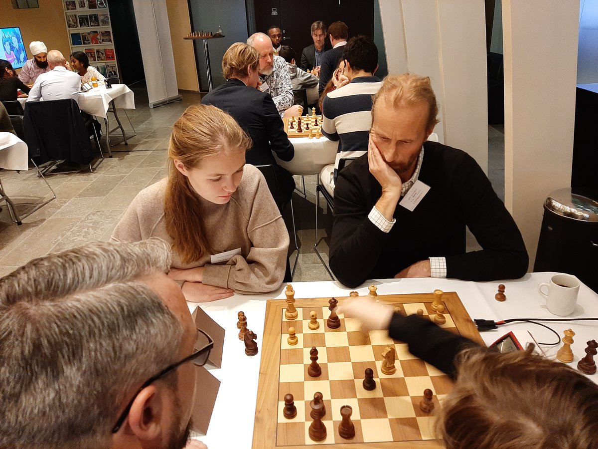 NringsMFororten's tweet photo. En av deltagarna, även denna gången, den 26 april kl 14.30 -18.00 på Cederquist huvudkontor på Hovslagargatan 3 i Stockholm är Fondförvaltaren Erik Sprinchorn från TIN Fonder.
#parschacksturnering #schack #cederquist #eriksprinchorn #tinfonder #näringslivsetmöterförorten https://t.co/cxcn8ffMWO