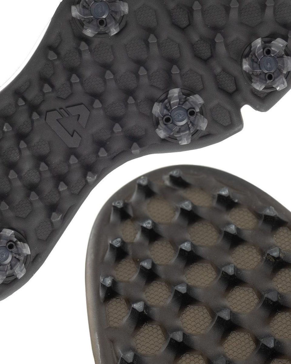 TravisMathew_EU's tweet photo. Elevate your game📈. The Ringer gives you spiked traction and comfort whilst The Moneymaker delivers everything you need in a versatile, athletic style.
What are you - spiked or spikeless?
#travismathew #cuater https://t.co/BZIflQukAA