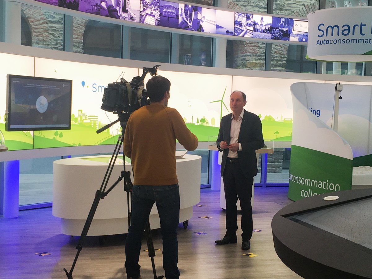 [Reportage]
Mardi, <a href="/france3Bretagne/">France 3 Bretagne</a> était au showroom <a href="/SmileSmartGrids/">SMILE smart grids</a> pour parler #énergie avec M. A.CROCQ, Président de SMILE et Conseiller délégué à la transition énergétique de la <a href="/regionbretagne/">Région Bretagne</a>.
Retrouvez cette intervention ce mardi 14 mars dans le JT 19/20 - Bretagne !