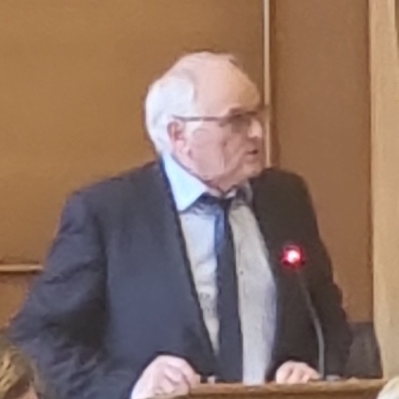 mcw_bern's tweet photo. Wenn sich 100 GrossrätInnen von Regierungsrat @paschnegg anhören müssen, sie könnten nicht (genau genug) lesen, sonst hätten wir schon verstanden...!?! #opferhilfestrategie #Überheblichkeit @kanton_bern #hzg https://t.co/WgUEVsBDNp