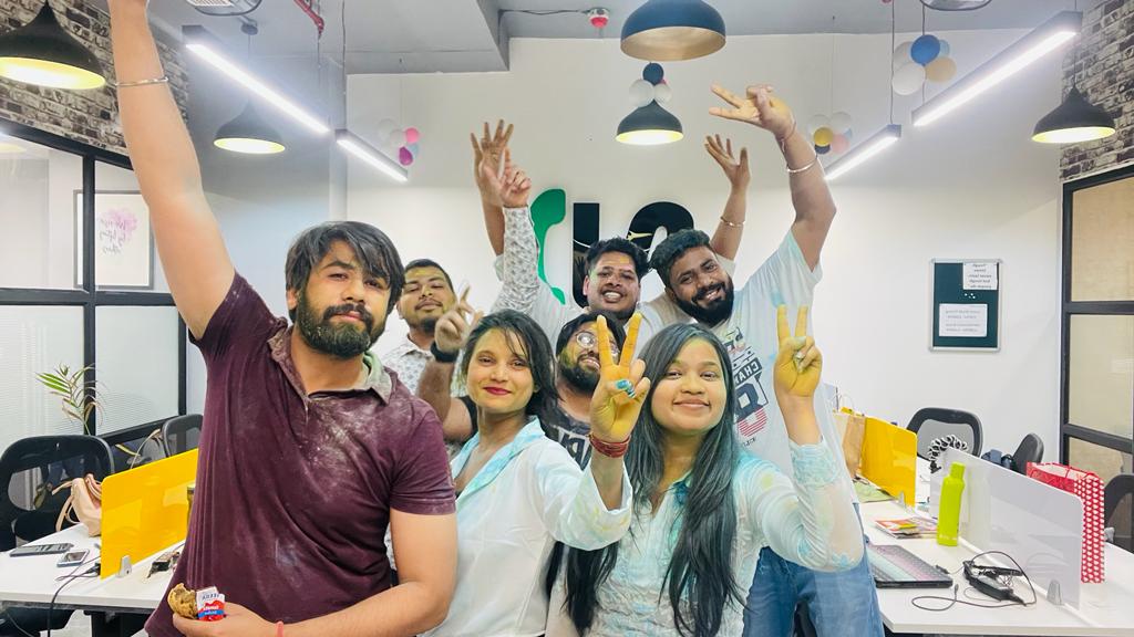 NumberDekho's tweet photo. NumberDekho family on Holi, throwing colors, spreading joy, and making memories. 

#NumberDekho #ndhelp #holicelibration https://t.co/Rabawwp5VL