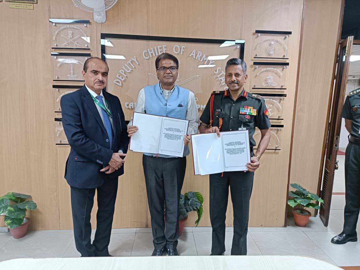 arvindrbansal's tweet photo. The Indian Army has signed a contract for procurement of "Integrated Mobile Camouflage System" developed by the #iDEX winner Hyper Stealth Technologies Pvt Ltd. (Delhi Based Company)

IMCS aims to increase the stealth capabilities of the Indian Army

-Manish Sharma https://t.co/NG401MNLqu