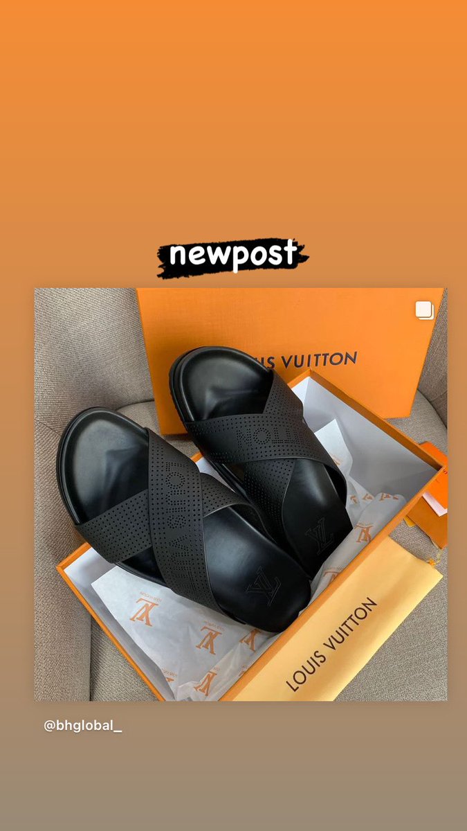 bluehavensft's tweet photo. Louis Vuitton men’s slipper 
Now in 🏬 

Size:40–46

Link in bio ☝️📥 for more details 
#bhglobal #sneakerbybluehavens #explorer #onlinestore #abujabusiness #onlinebusiness https://t.co/xnKIGCAoLq