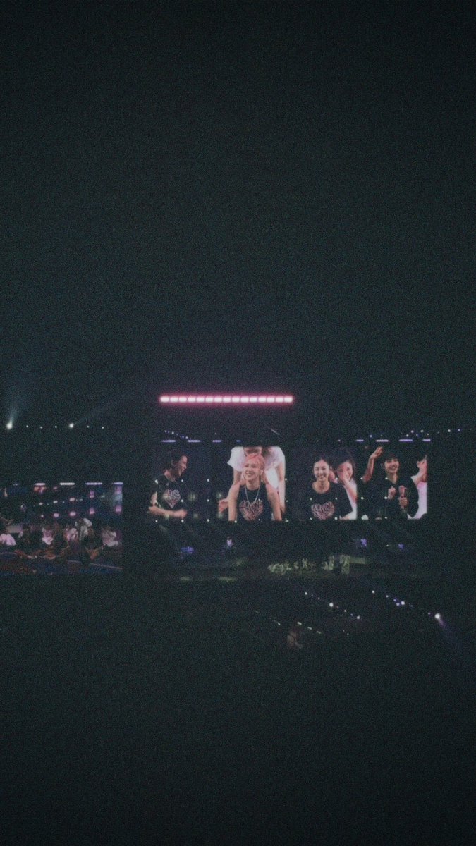 ZIALLVXBES's tweet photo. some pictures i took at #BORNPINKinJAKARTA 🥹 https://t.co/XpHKzkwP6t