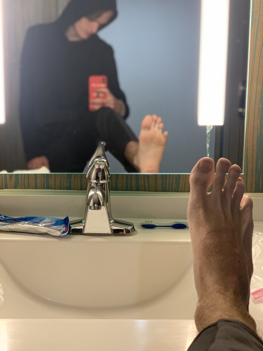 MasterJames80's tweet image. What’s your worth #feet #feetfethish #feetfinder #feetpicsforsales #feetselling #femboy #findom #paypiggieswanted