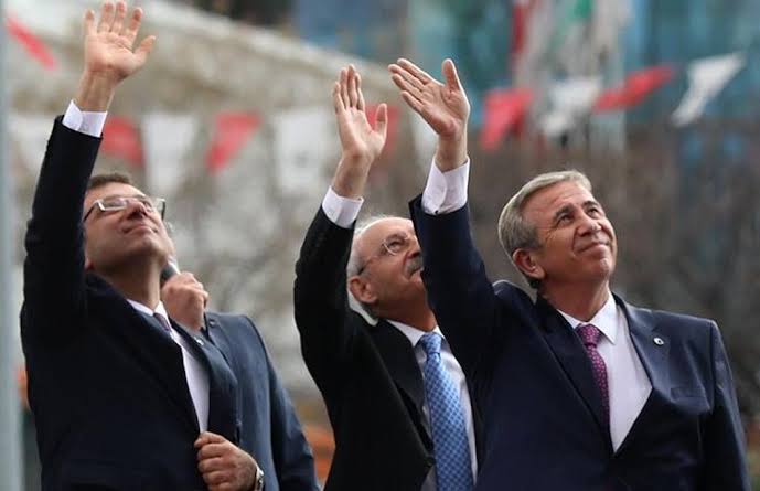 Çok çalışacağız ve bu seçimi hep birlikte kazanacağız.

Geleceğimiz için
Türkiye için