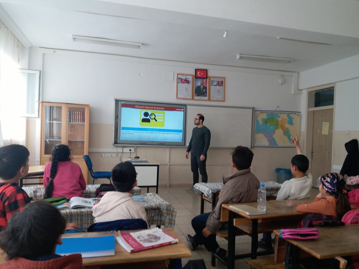IhoTillo's tweet photo. Okulumuzda öğrencilerimize yönelik "Güvenli internet kullanımı ve kişisel verilerin korunması konulu seminer" düzenlendi. https://t.co/YcrVaZFCCY