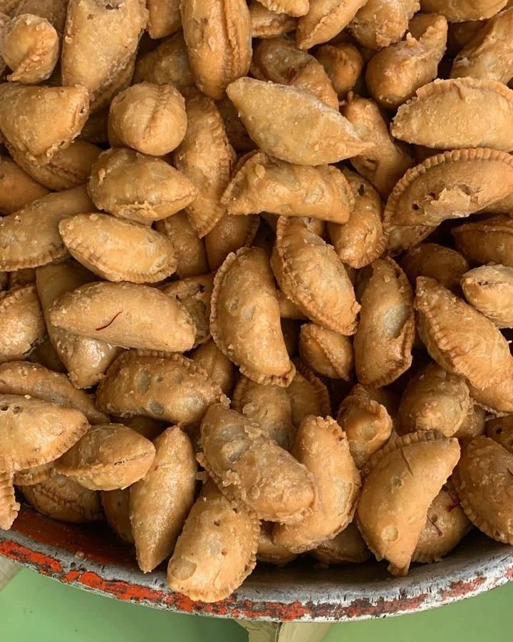 KisanWindow's tweet photo. Looking for some Delicious Holi Snacks And Colours to share with your friends and family during your Holi celebration.

Shop now at our stores!
Dehradun &amp; Chandigarh https://t.co/lFnMS8LKQY