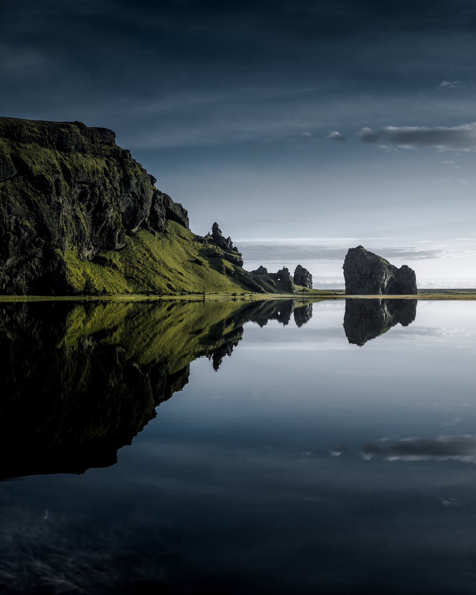 Photographers and Artists 👋 GM 🫡 can I see some reflection photos?