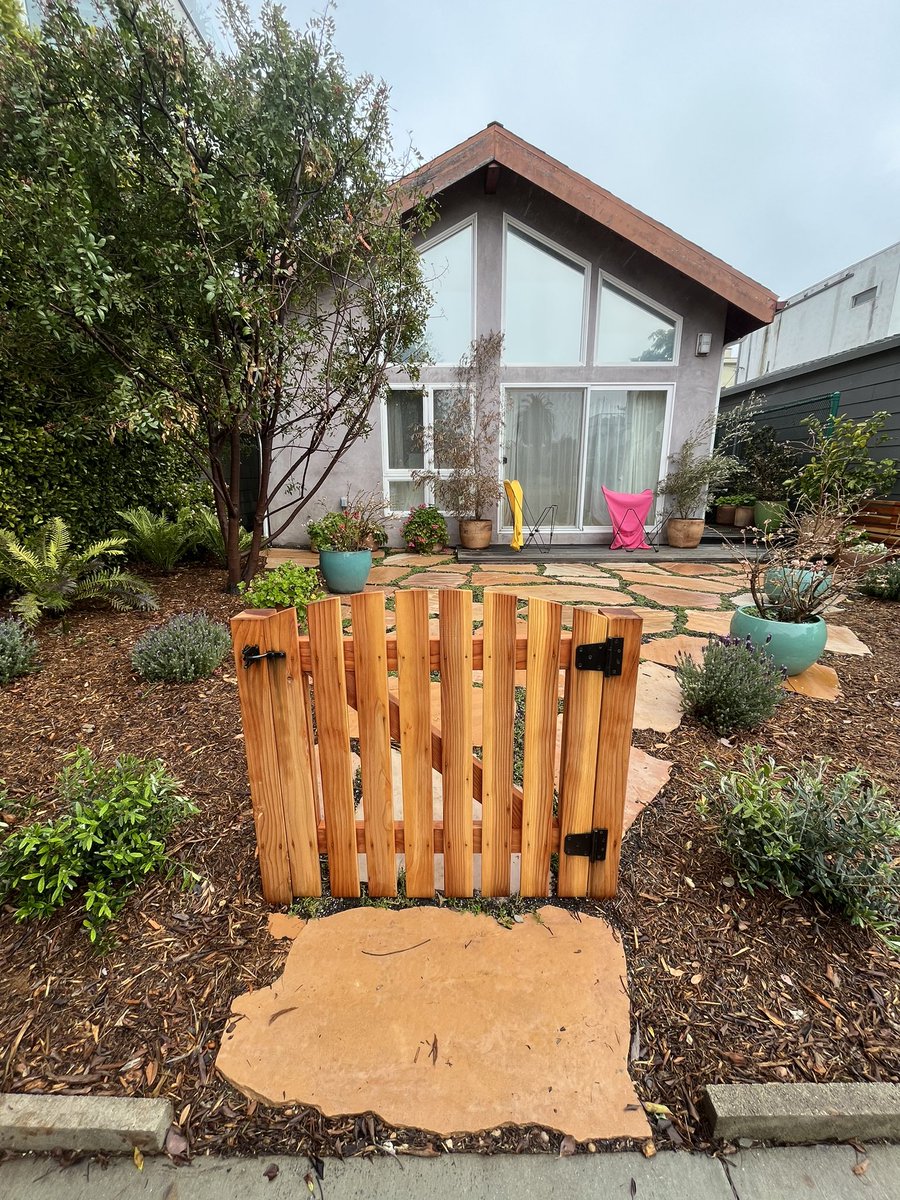 CharleeChay's tweet image. Buddy loves the #venicecanals and wanted to show his daughter. I can’t blame him