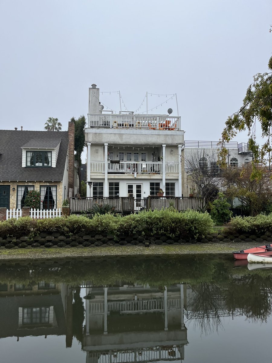 CharleeChay's tweet image. Buddy loves the #venicecanals and wanted to show his daughter. I can’t blame him