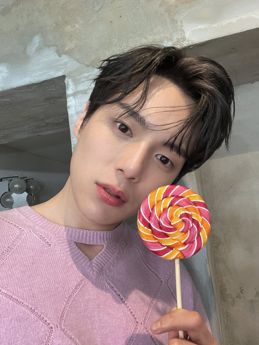 LINGKPOP's tweet photo. #Mingyuk in bubble https://t.co/yeOGzcM0Uo