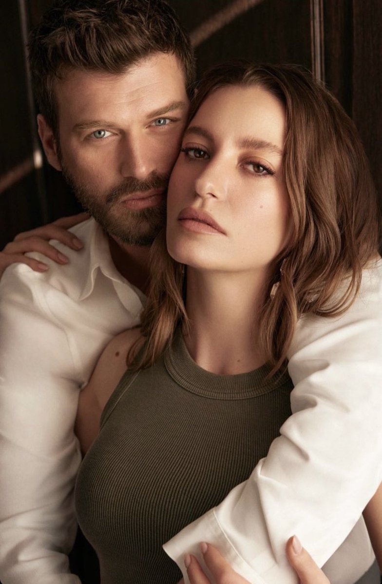 📸 Kıvanç Tatlıtuğ ve Serenay Sarıkaya’dan yeni fotoğraf.