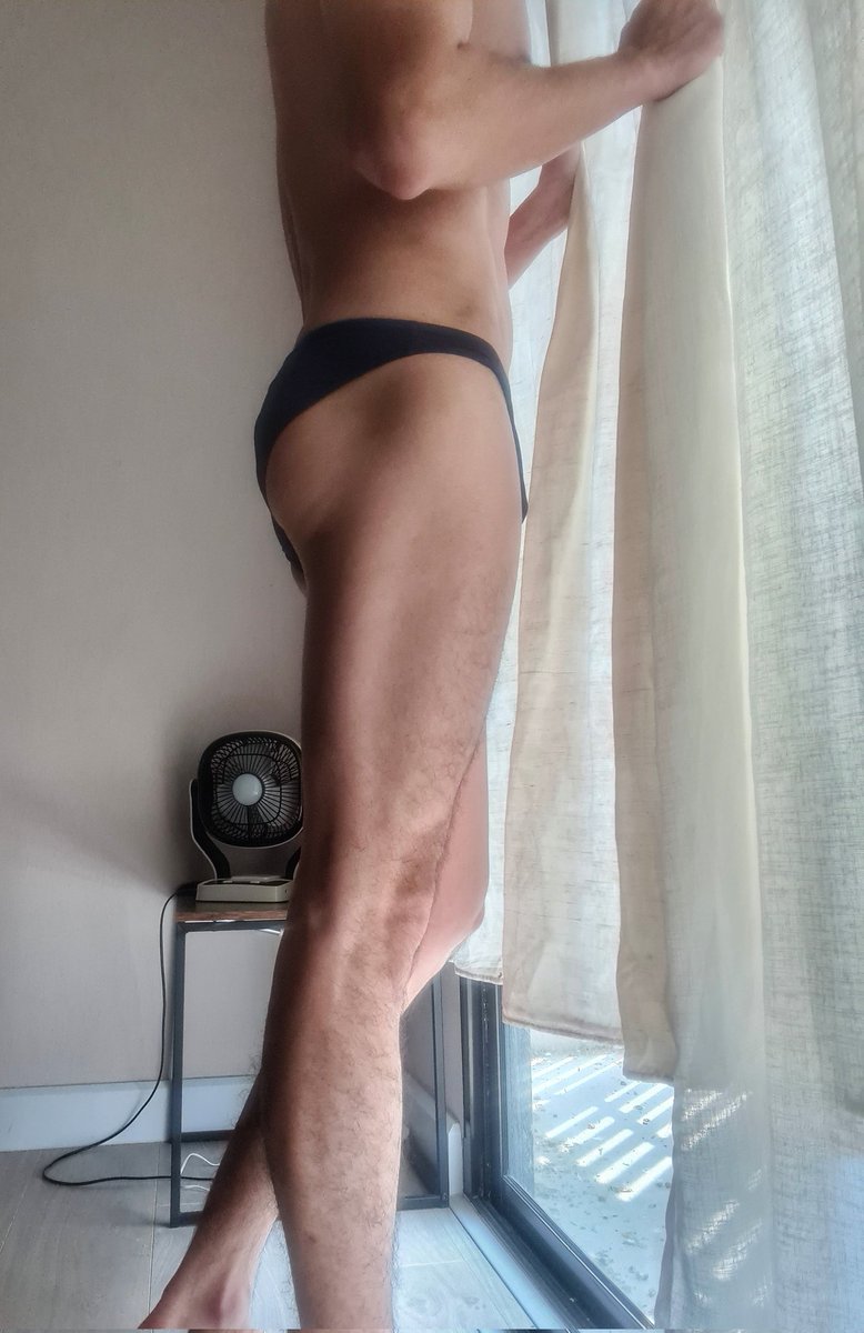pampdance1's tweet photo. อะไรเอ่ยยาวกว่าแขนแต่ไม่เท่าขา 🦵💪🦵
#legday #fitandfirm #summervibes #menunderwear
#mybodymychoice https://t.co/Zxix3N9Z17