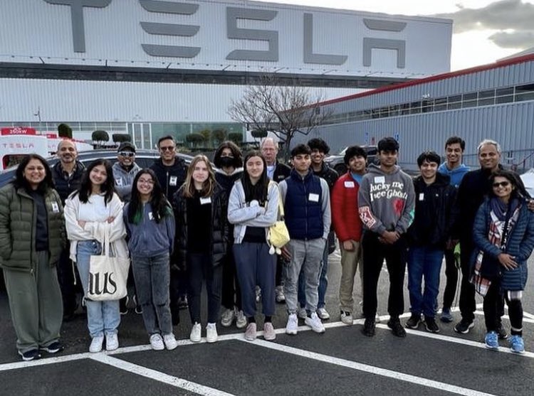 pasolarvehicle's tweet photo. thank you @Tesla for hosting us today! We enjoyed the experience and it was extremely inspiring to look at the behind the scenes of how a tesla is built. It was amazing to check out the model Y!
#pasv #paloaltosolar #solarcarchallenge #tesla #teslafactory https://t.co/Qf5Zje9dXE