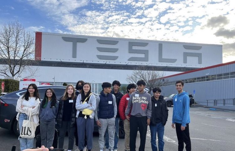 pasolarvehicle's tweet photo. thank you @Tesla for hosting us today! We enjoyed the experience and it was extremely inspiring to look at the behind the scenes of how a tesla is built. It was amazing to check out the model Y!
#pasv #paloaltosolar #solarcarchallenge #tesla #teslafactory https://t.co/Qf5Zje9dXE