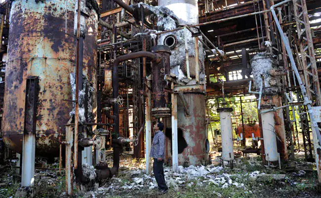 ndtv's tweet photo. 🔴 #BREAKING | Supreme Court dismisses Centre's petition seeking additional compensation from Union Carbide in 1984 Bhopal Gas Tragedy case https://t.co/o9yfIImMNf https://t.co/6gI5jEJkEP