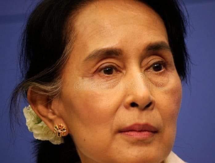 OoKoLinn3's tweet photo. 🌀 "ကျမတို့တိုင်းပြည်မှာ လိုနေတာက ပြည်သူတွေရဲ့တန်ဖိုးကိုအသိအမှတ်ပြုတဲ့စစ်တပ်တစ်ခုပါ ။ '' စစ်တပ်အပေါ်မှာ 
  ပြည်သူ့အာဏာရဲ့အရေးပါပုံ '' ကို အသိအမှတ်ပြုတဲ့ စစ်တပ်တစ်ခုပါဘဲ။"

🌺#ဒေါ်အောင်ဆန်းစုကြည်🌺
(နိုင်ငံတော်၏အတိုင်ပင်ခံပုဂ္ဂိုလ်) https://t.co/yT8BYpJBa0
