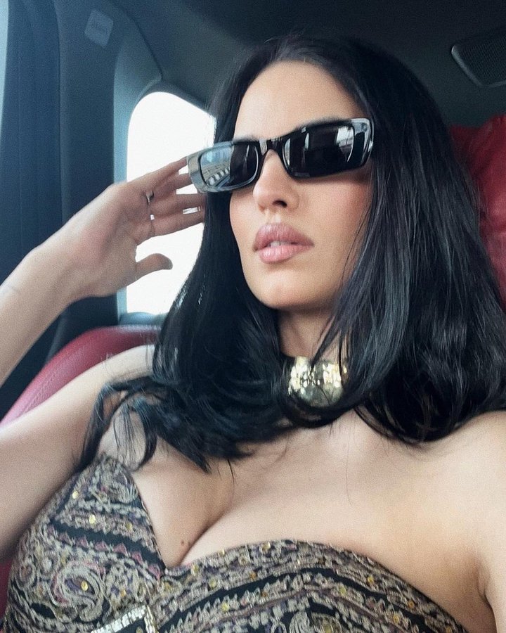 FrKDY22aUAIQsDU?format=jpg&name=900x900