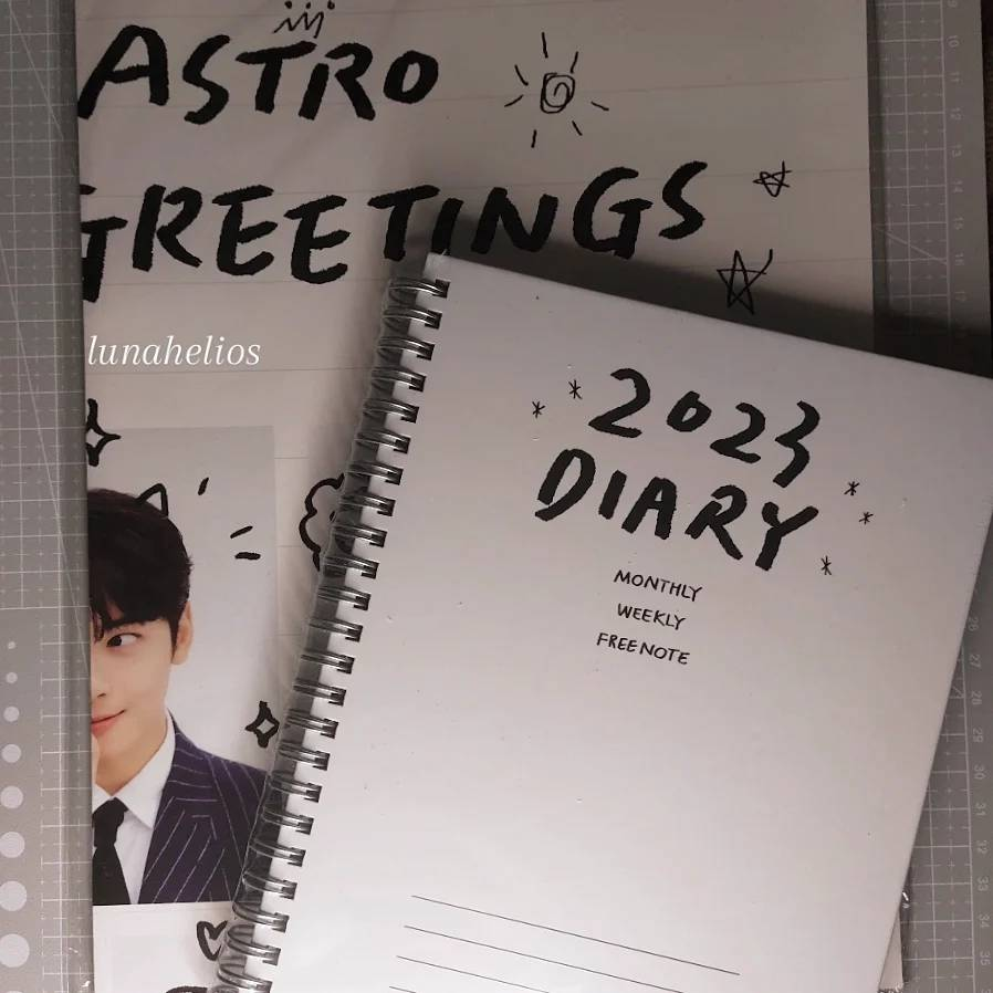 wannabeurstore's tweet photo. WTS LFB #ASTRO 2023 Season's Greeting Sharing Goods
#lunasells

A5 Diary (sealed):
IDR 75K / USD 5.5

Poster Calendar:
IDR 25K / USD 2

//rohawts /lapakarc/ 아스트로 양도 엠제이 진진 차은우 문빈 라키 윤산하 #astrosell #wtsastro #pasarastro #astroselling https://t.co/5Hlv64Cl3N