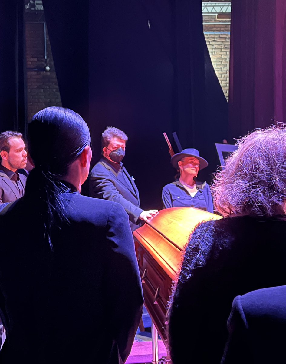 Acompañé a despedir a Don Ignacio López Tarso, en el escenario que tanto amó: El “Teatro San Jerónimo Independencia”. Representando a vecinos que tuvimos el honor de apreciar su talento en #Cuauhtémoc. El cielo como escenografía, recibe a una estrella que jamás dejará de brillar.