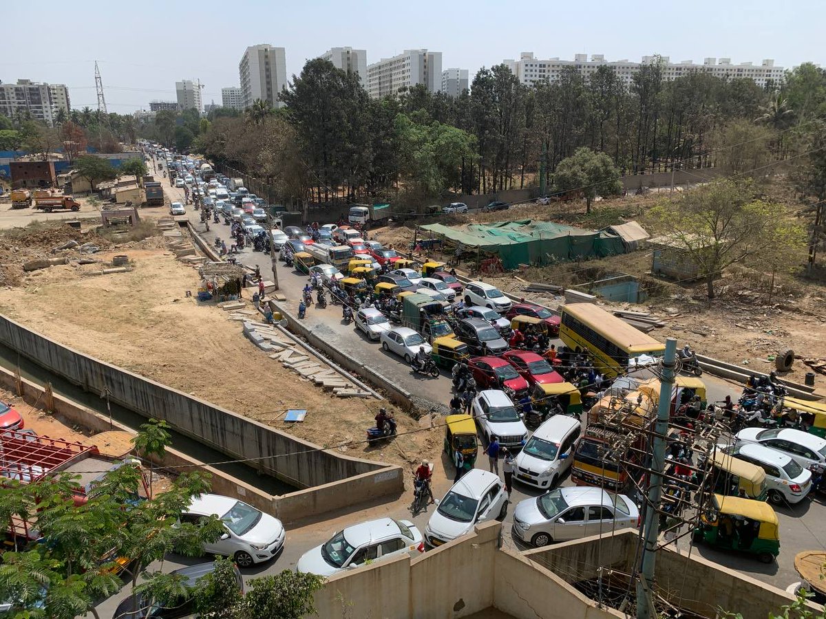 _rd350's tweet photo. ⁦@MTF_Mobility⁩ @ArvindBJP Is there a vision 2028 to solve this issue? Why do we have to deal with bottlenecks in all directions? What have you been doing last 5 years? https://t.co/leTT8Nvft2