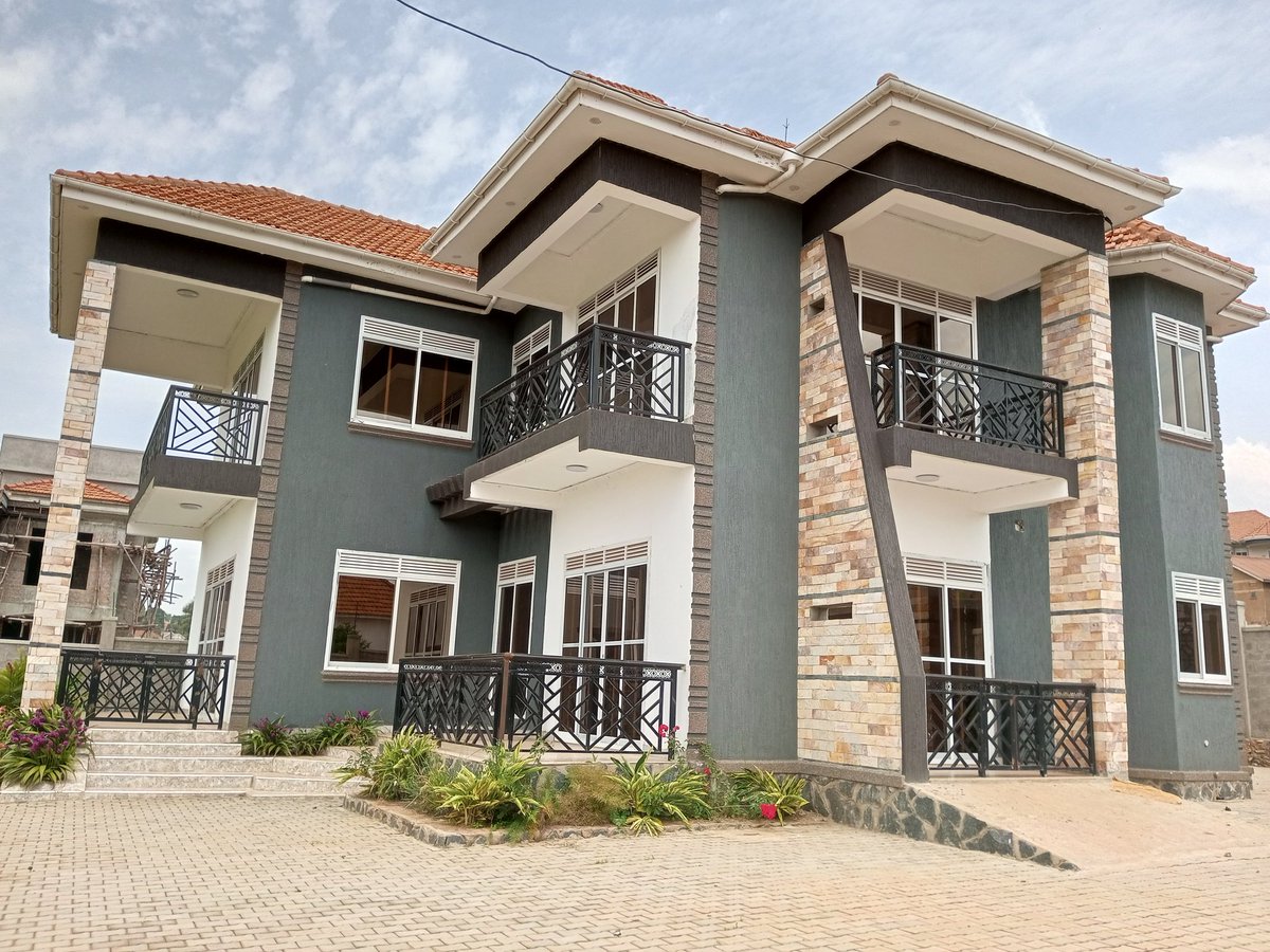 shukranproperty's tweet photo. ๐BRAND NEW FLAT ๐ 4 SALE IN LUBOWA - KIGO ROAD..
๐#5BEDROOMS,AND MAID'S ROOM.
๐BEAUTIFUL AND LARGE SITTING AND DINING ROOMS, OPEN KITCHEN AND OUTSIDE KITCHEN AND OUTSIDE WASHROOMS.
๐SEATED ON #25 DECIMALS (100x100)WITH READY LAND TITLE.(freehold).
๐SELLING PRICE #950M.. https://t.co/O1OycIvwU5