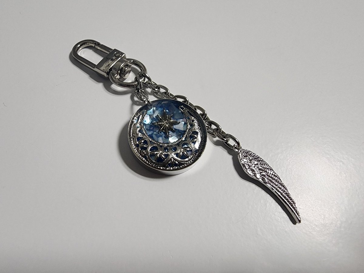 Gate_Liu's tweet photo. Gateliu

실버 블루 키링

#악세사리 #키링 #keyring #레진아트 https://t.co/Y6UuT7F4LL