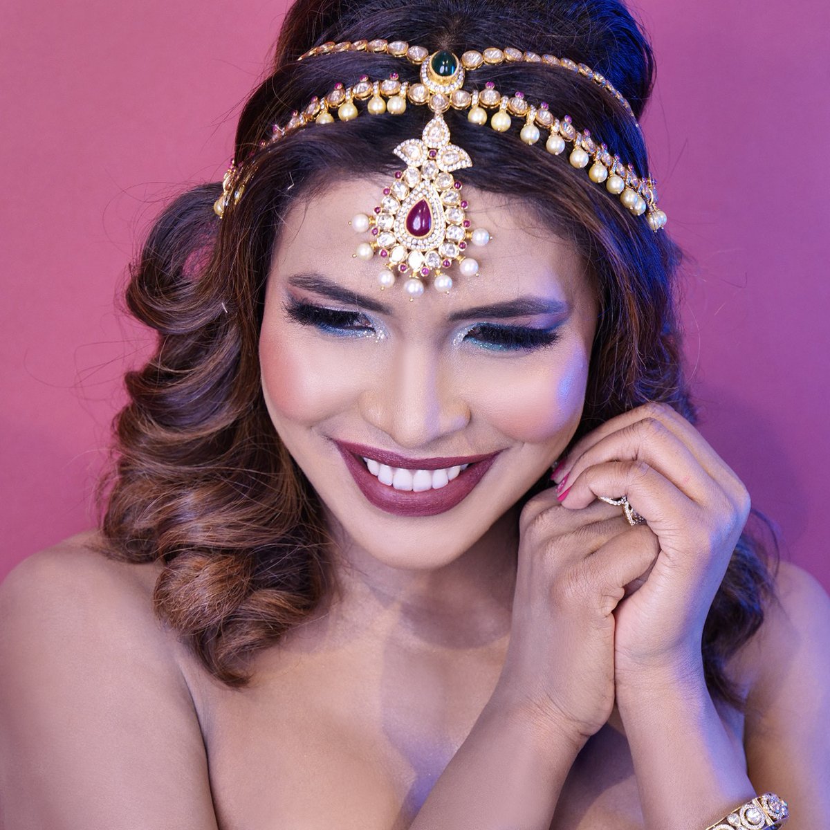 PCJeweller's tweet image. We are in love with the way @Mia_lakra added her charm to the #matha #patti from our #diamond #polki #collection.
Find your favourite #jewellery pieces @pc_jeweller

#PCJeweller #MiaLakra #Splitsvilla #Necklace #Jewellery #BridalJewellery #WeddingJewellery #DiamondJewellery