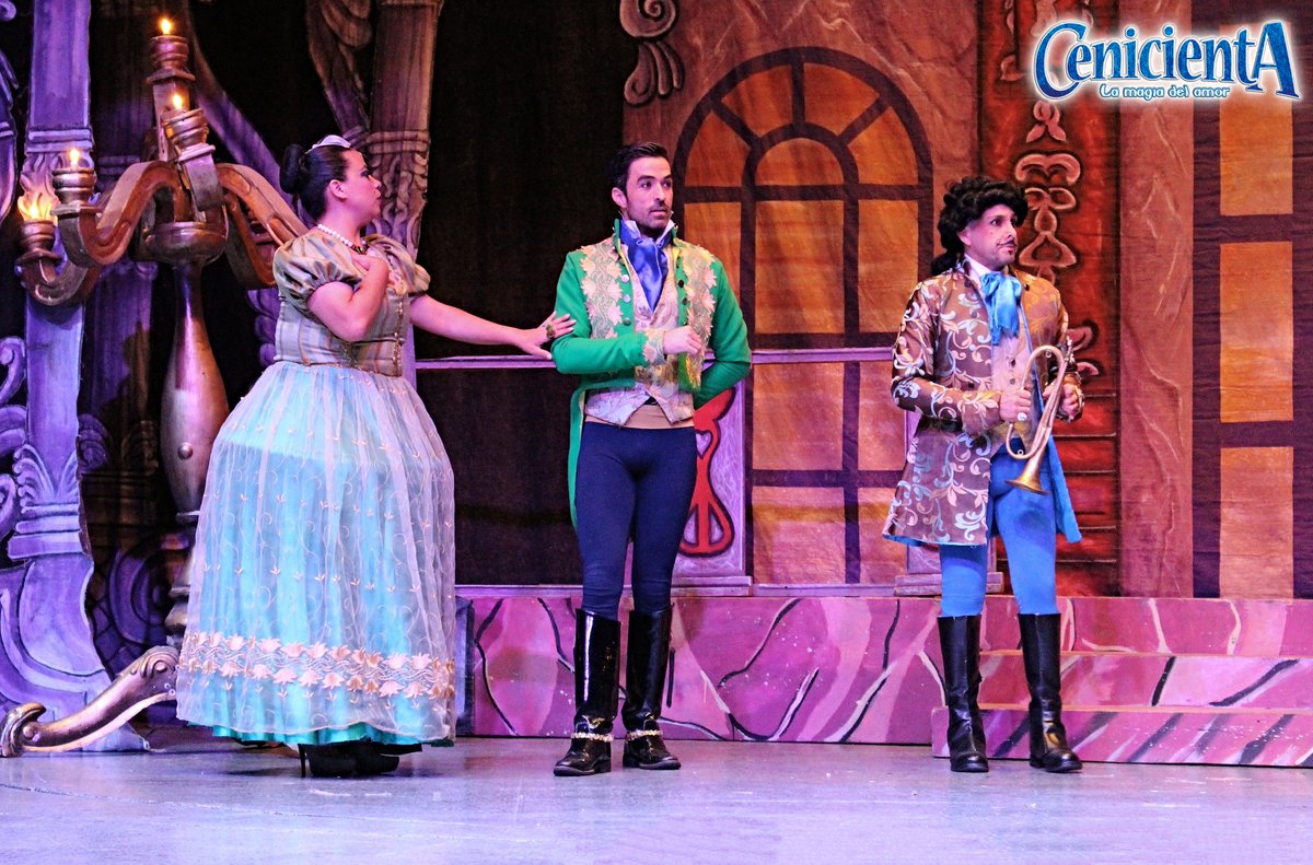 Una misteriosa chica ha asombrado a todos los asistentes del "Gran Baile Real", pero ¿cuál será su verdadera identidad? 👸🏻✨🤩

¡Ven y averígualo en "Cenicienta"! 🏰
#Teatro Tepeyac🎭
Consulta fechas y disponibilidad de boletos en alejandromedinapresenta.com 🎫💎