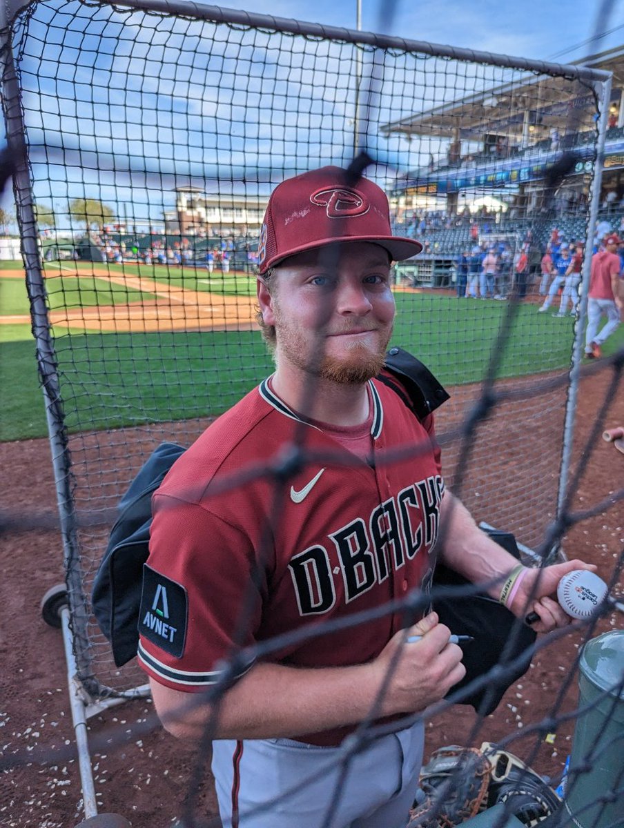 supercrookedice's tweet image. Got to see Oyen&apos;s @Gavinlogan295 warm up an arm at #SpringTraining2023 today at Surprise Stadium.